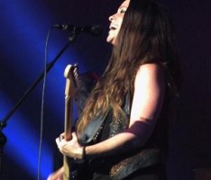 Alanis1 - Copy