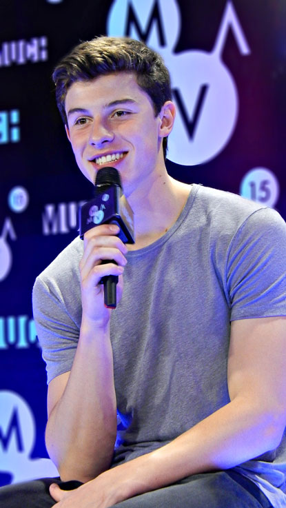 Shawn Mendes backstage at the MuchMusic Video Awards ©marcandrew.ca